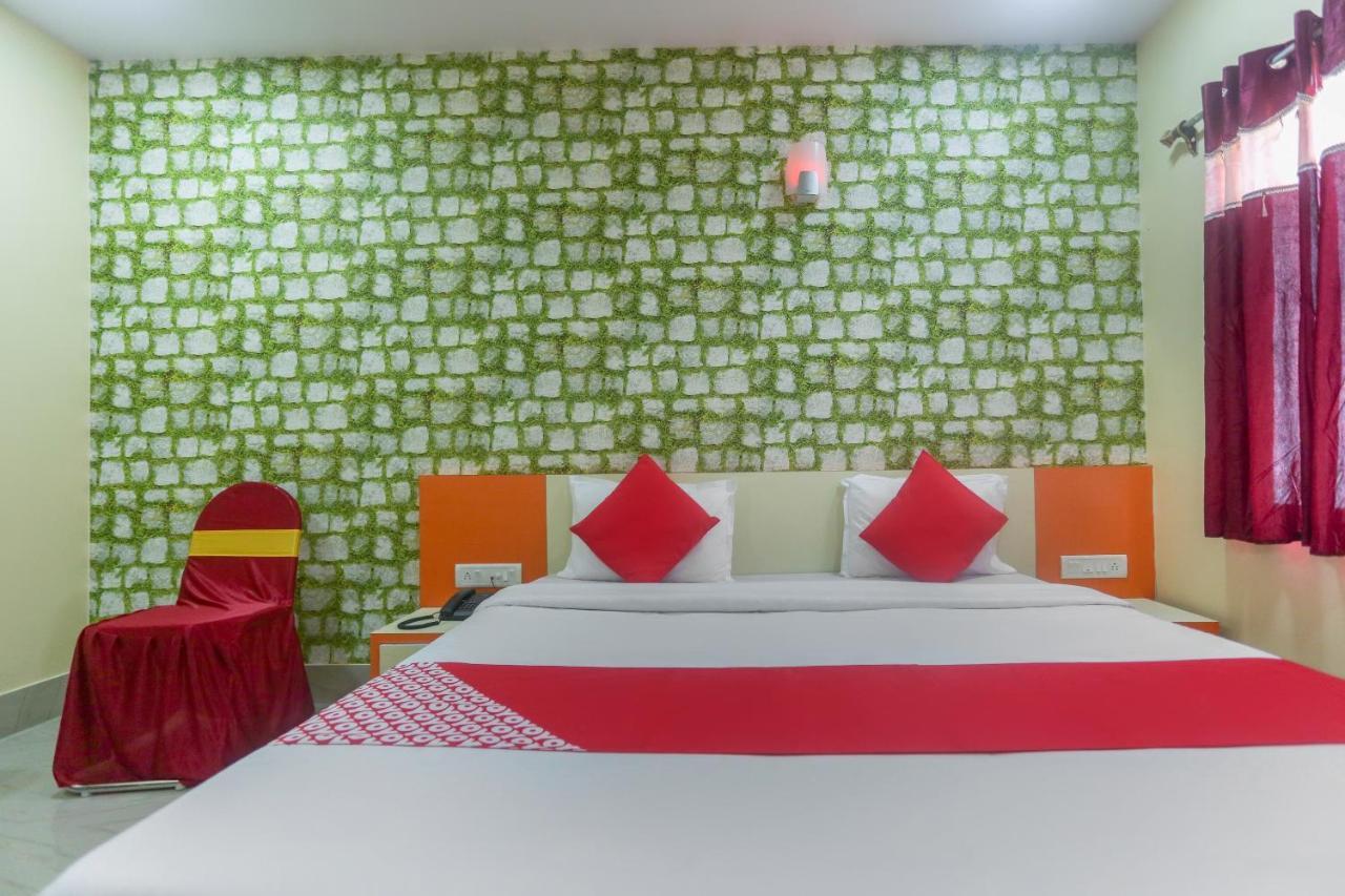 Oyo 60771 New Puri Hotel Bagian luar foto