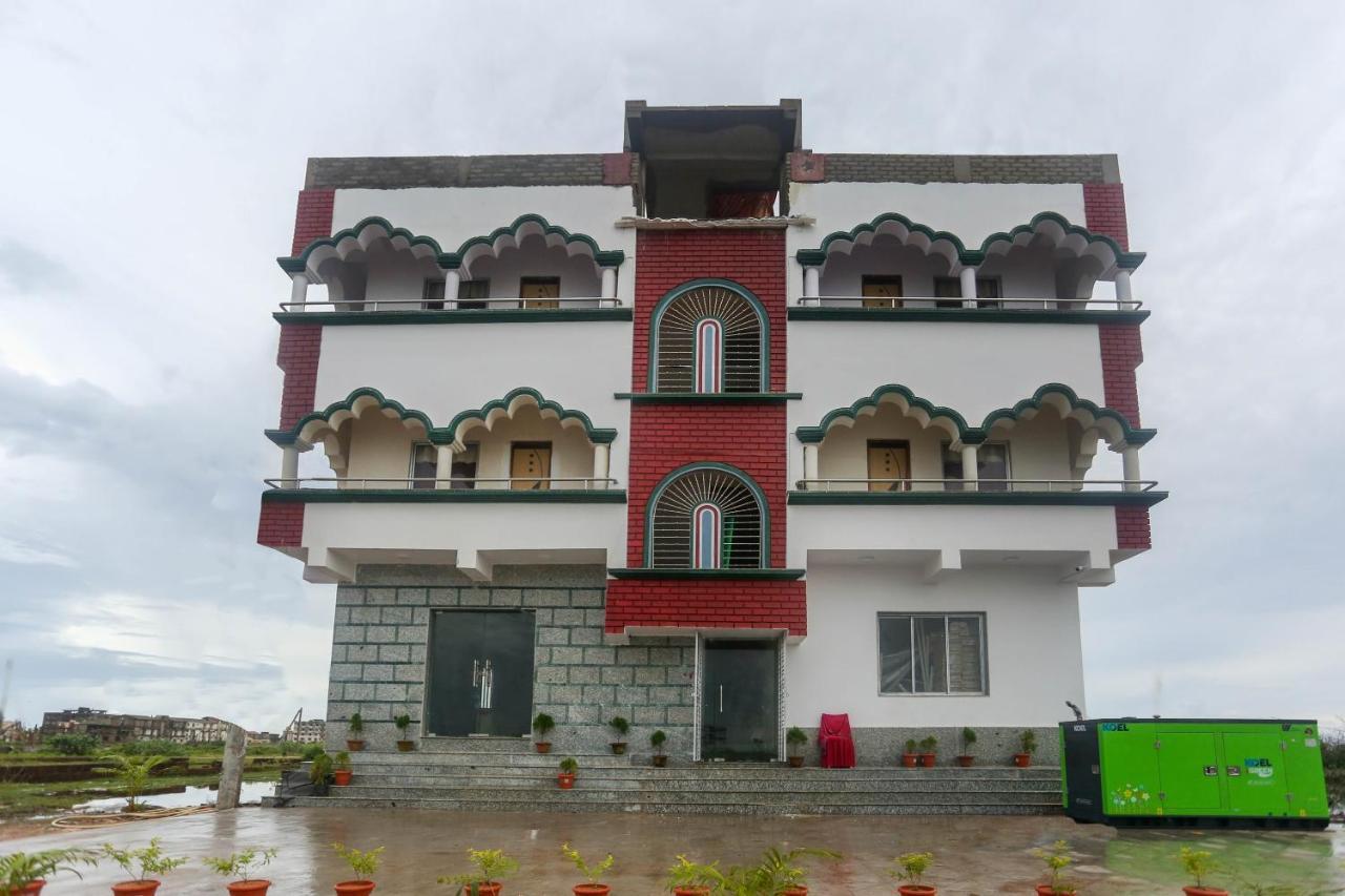 Oyo 60771 New Puri Hotel Bagian luar foto