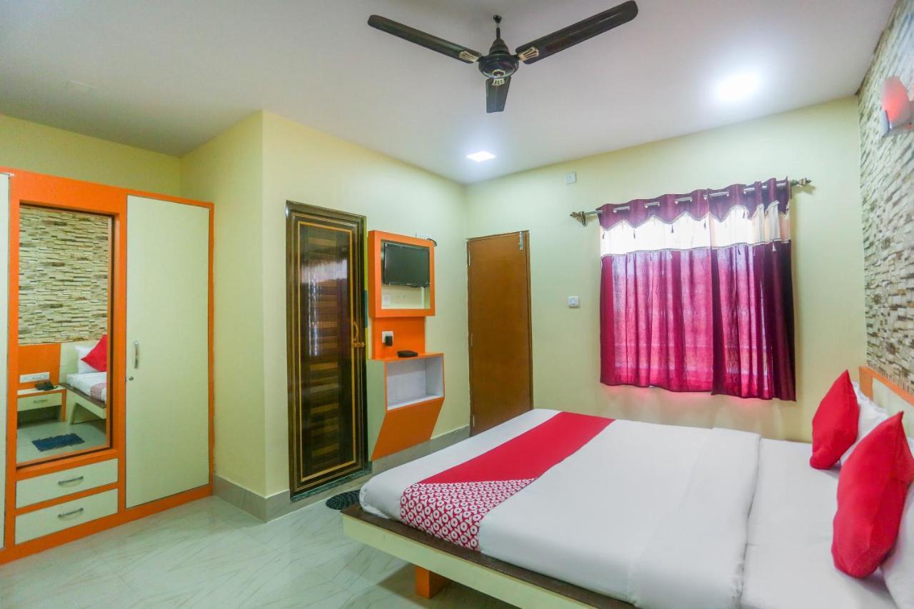 Oyo 60771 New Puri Hotel Bagian luar foto