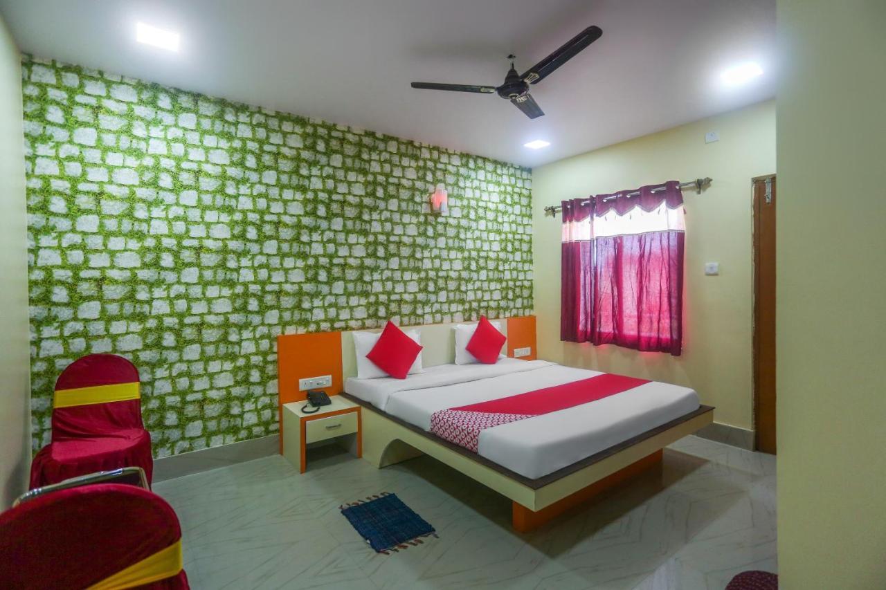 Oyo 60771 New Puri Hotel Bagian luar foto