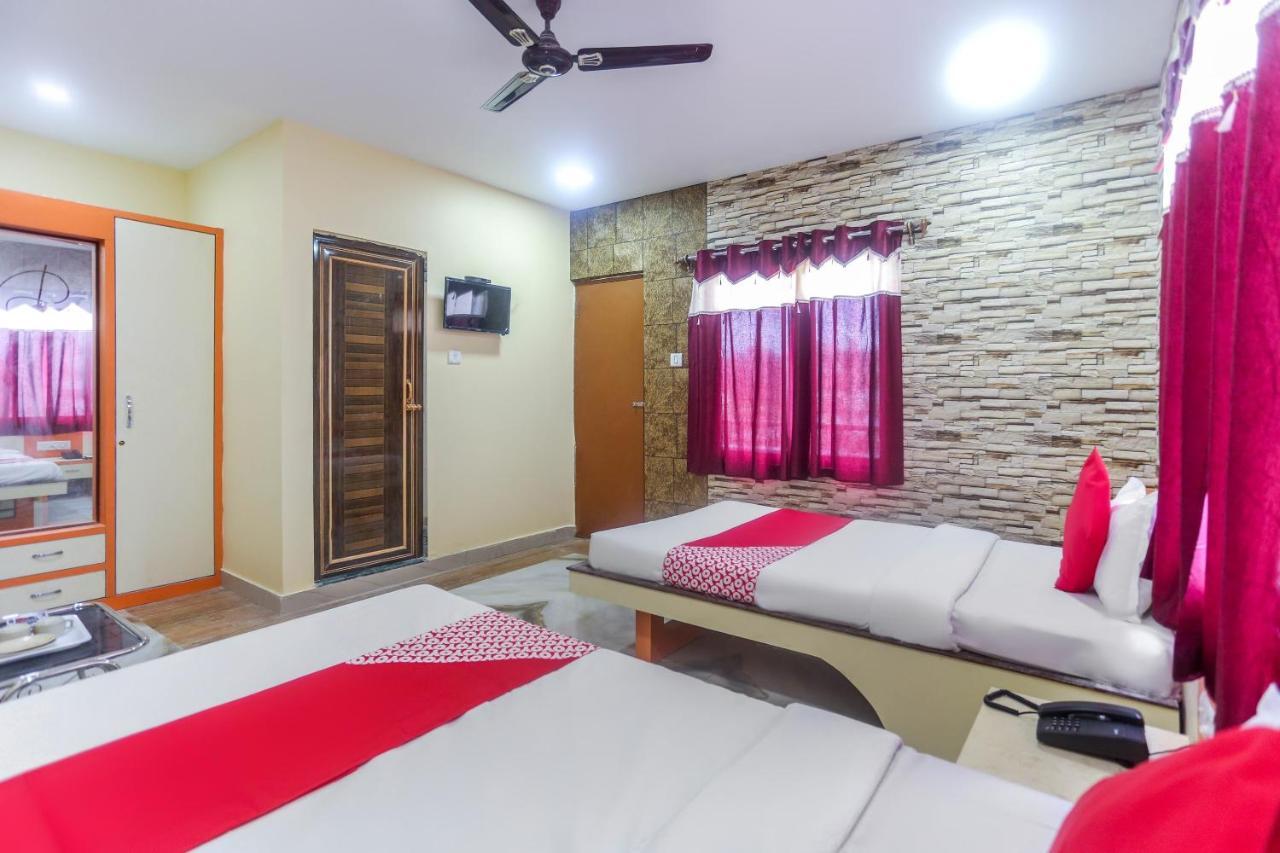 Oyo 60771 New Puri Hotel Bagian luar foto
