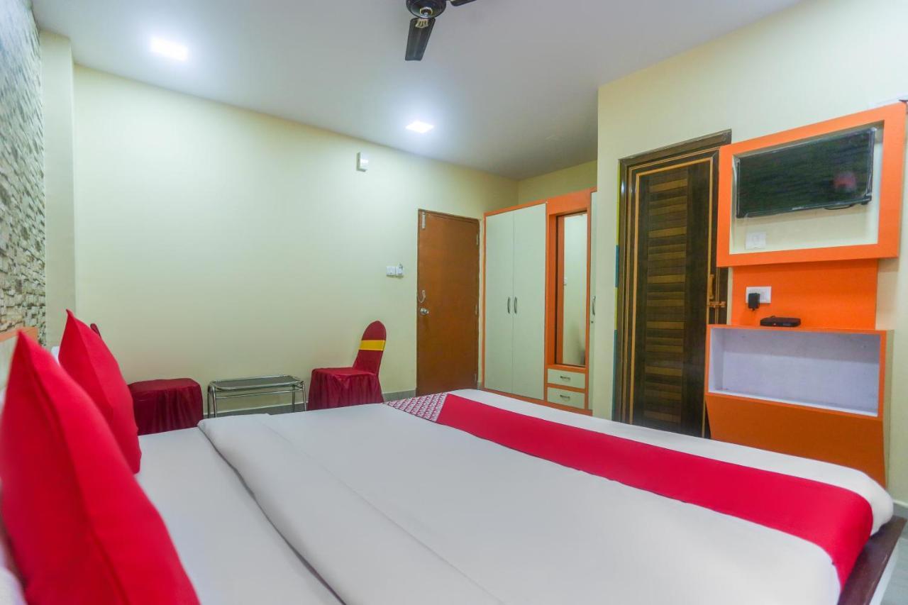 Oyo 60771 New Puri Hotel Bagian luar foto