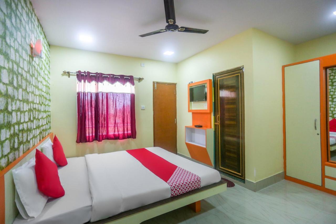 Oyo 60771 New Puri Hotel Bagian luar foto