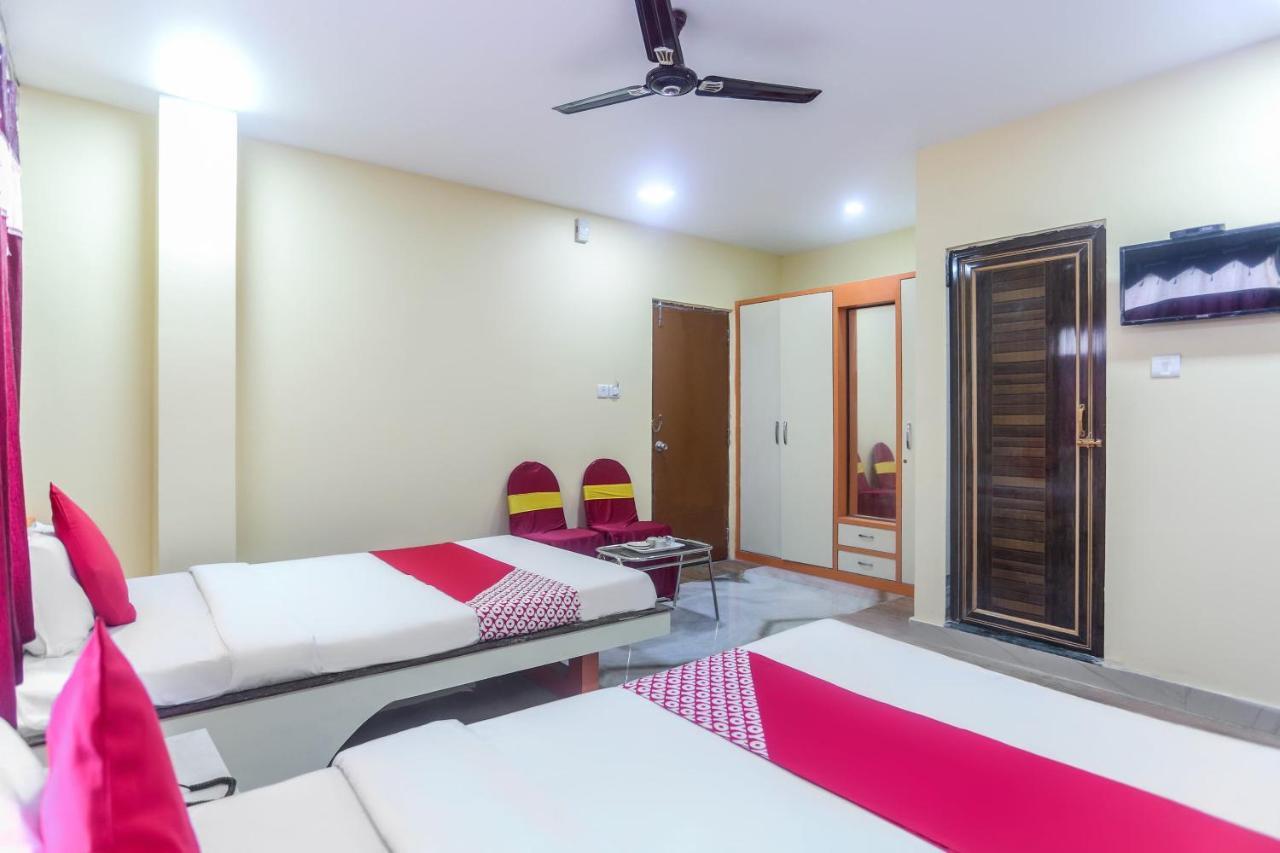 Oyo 60771 New Puri Hotel Bagian luar foto